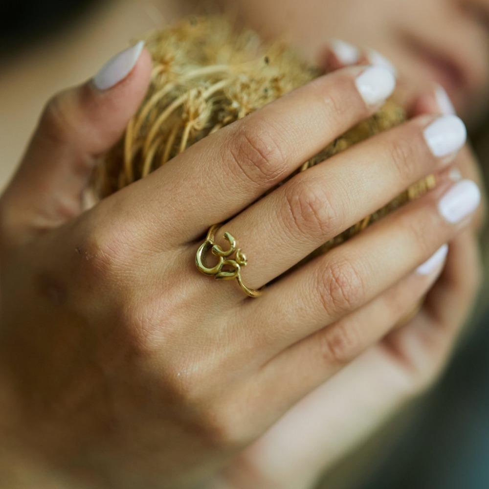 Om ring