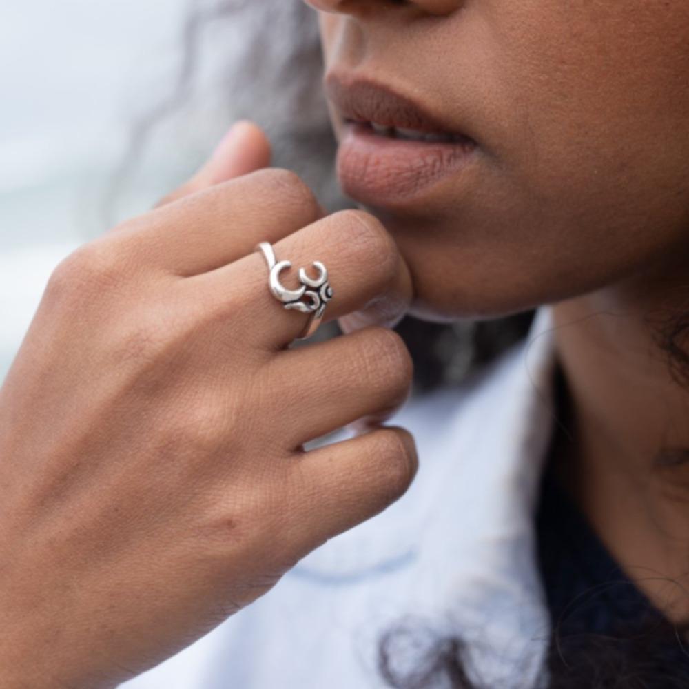 Om ring